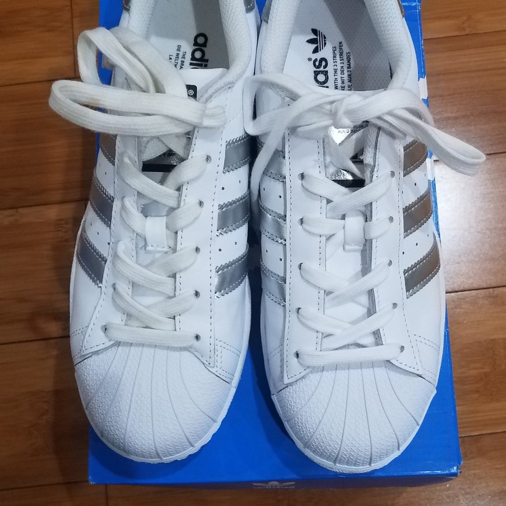 Shoe